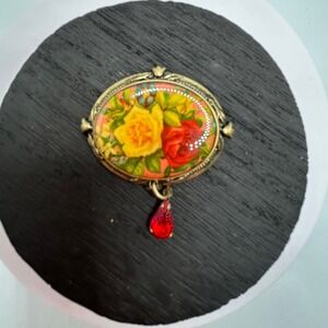 Oval Cameo Brooch Red Rose Floral Pendant Gold Tone Vintage Jewelry#319